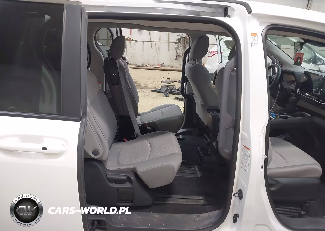 2024 Toyota Sienna Le VIN:5TDKSKFCXRS110810 - 8