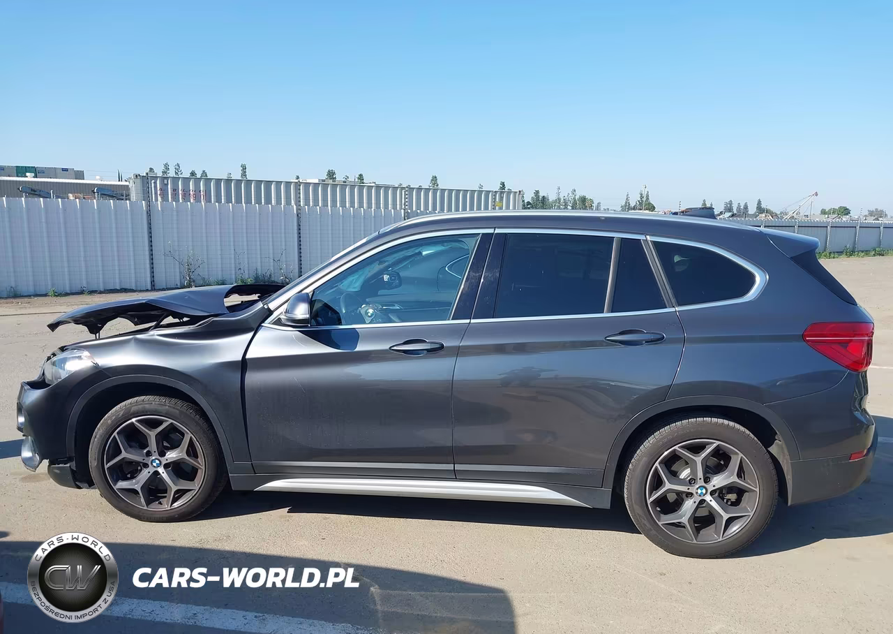2018 BMW X1 xDrive28I VIN:WBXHT3C33J5L33821 - 15