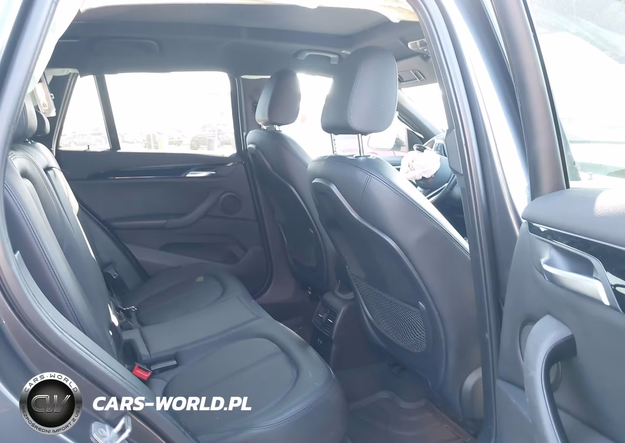 2018 BMW X1 xDrive28I VIN:WBXHT3C33J5L33821 - 8