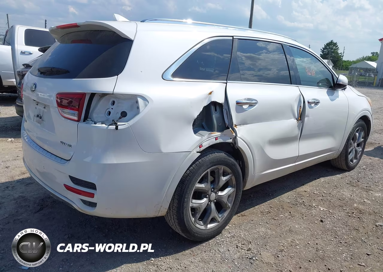 2017 Kia Sorento 3.3L Sx VIN:5XYPK4A52HG304060 - 4