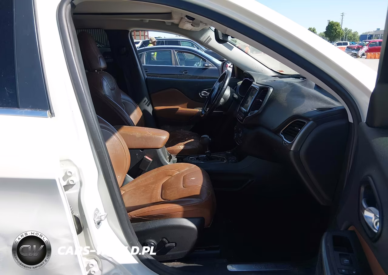 2019 Jeep Cherokee Overland 4X4 VIN:1C4PJMJX3KD351205 - 5
