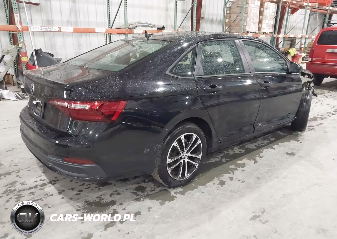 2024 Volkswagen Jetta 1.5T Sport VIN:3VWBM7BU4RM075040 - 4