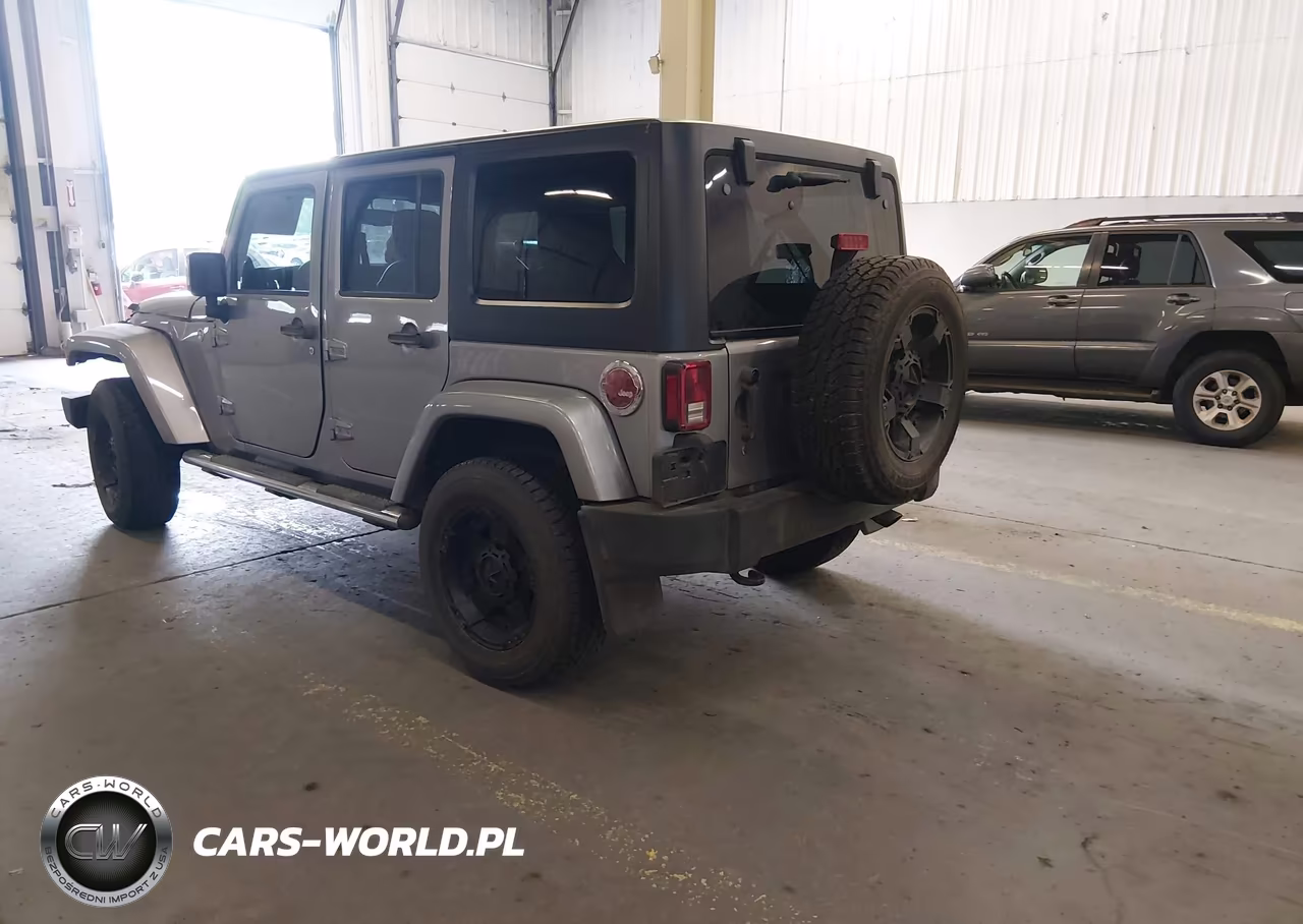 2014 Jeep Wrangler Unlimited Sahara VIN:1C4BJWEG8EL264104 - 3