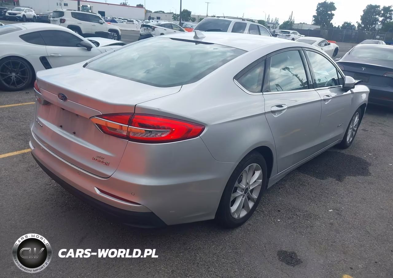 2019 Ford Fusion Hybrid Se VIN:3FA6P0LU6KR175804 - 4
