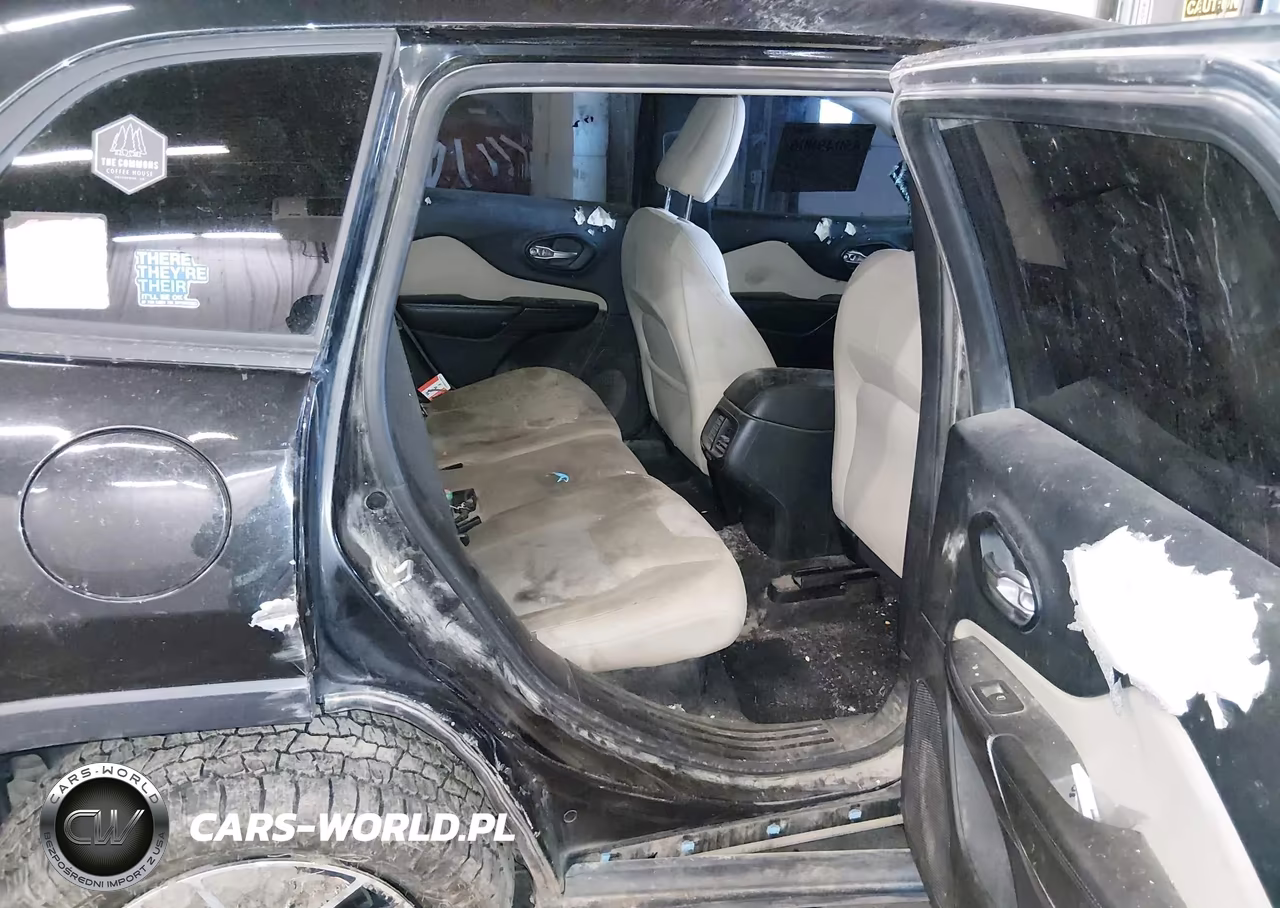 2015 Jeep Cherokee Sport VIN:1C4PJMAB8FW792097 - 8