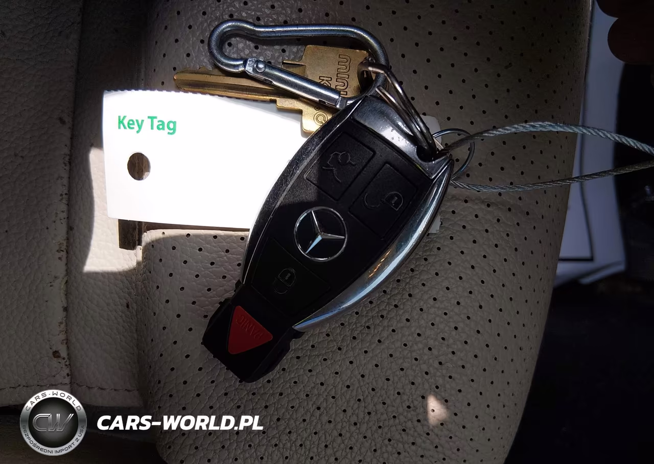 2015 Mercedes-Benz C 300 4Matic VIN:55SWF4KB4FU053744 - 11