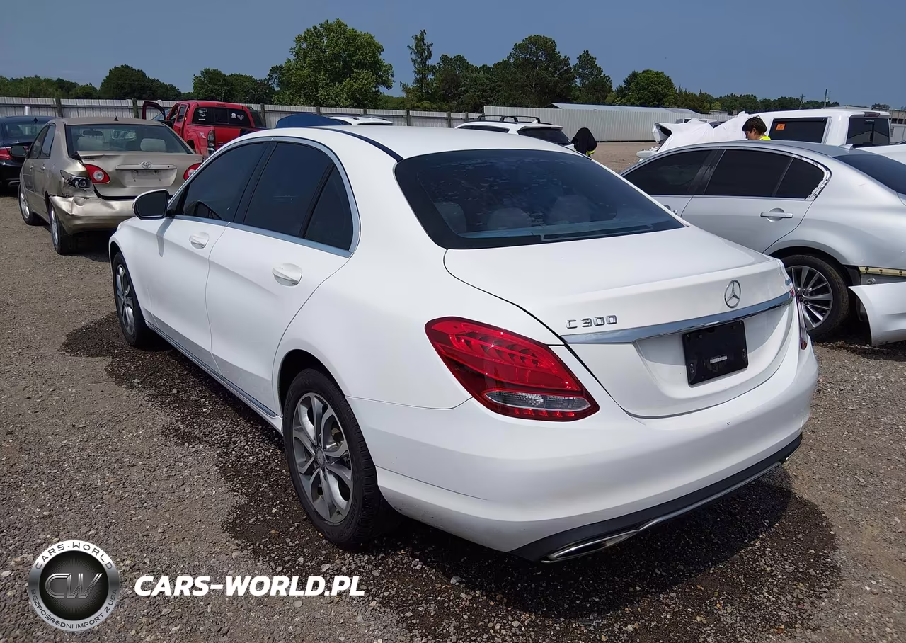 2015 Mercedes-Benz C 300 4Matic VIN:55SWF4KB4FU053744 - 3