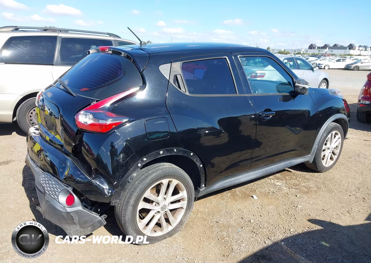 2015 Nissan Juke S VIN:JN8AF5MR1FT502326 - 4