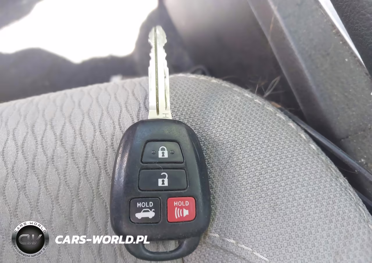 2015 Toyota Corolla Le VIN:2T1BURHE3FC472404 - 11