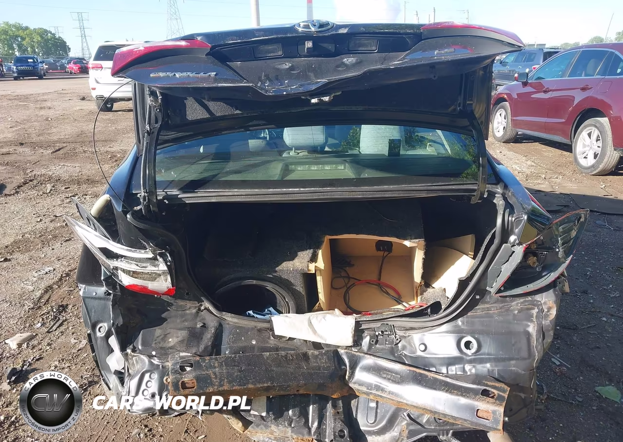 2015 Toyota Corolla Le VIN:2T1BURHE3FC472404 - 16
