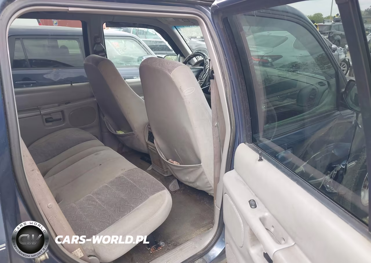 2000 Ford Explorer Xlt VIN:1FMDU73E3YZB68076 - 8