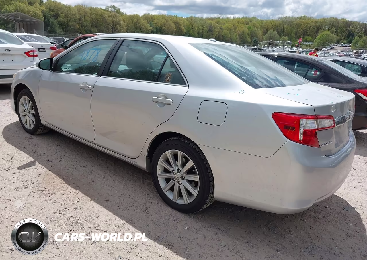2014 Toyota Camry Xle VIN:4T4BF1FK4ER405043 - 3