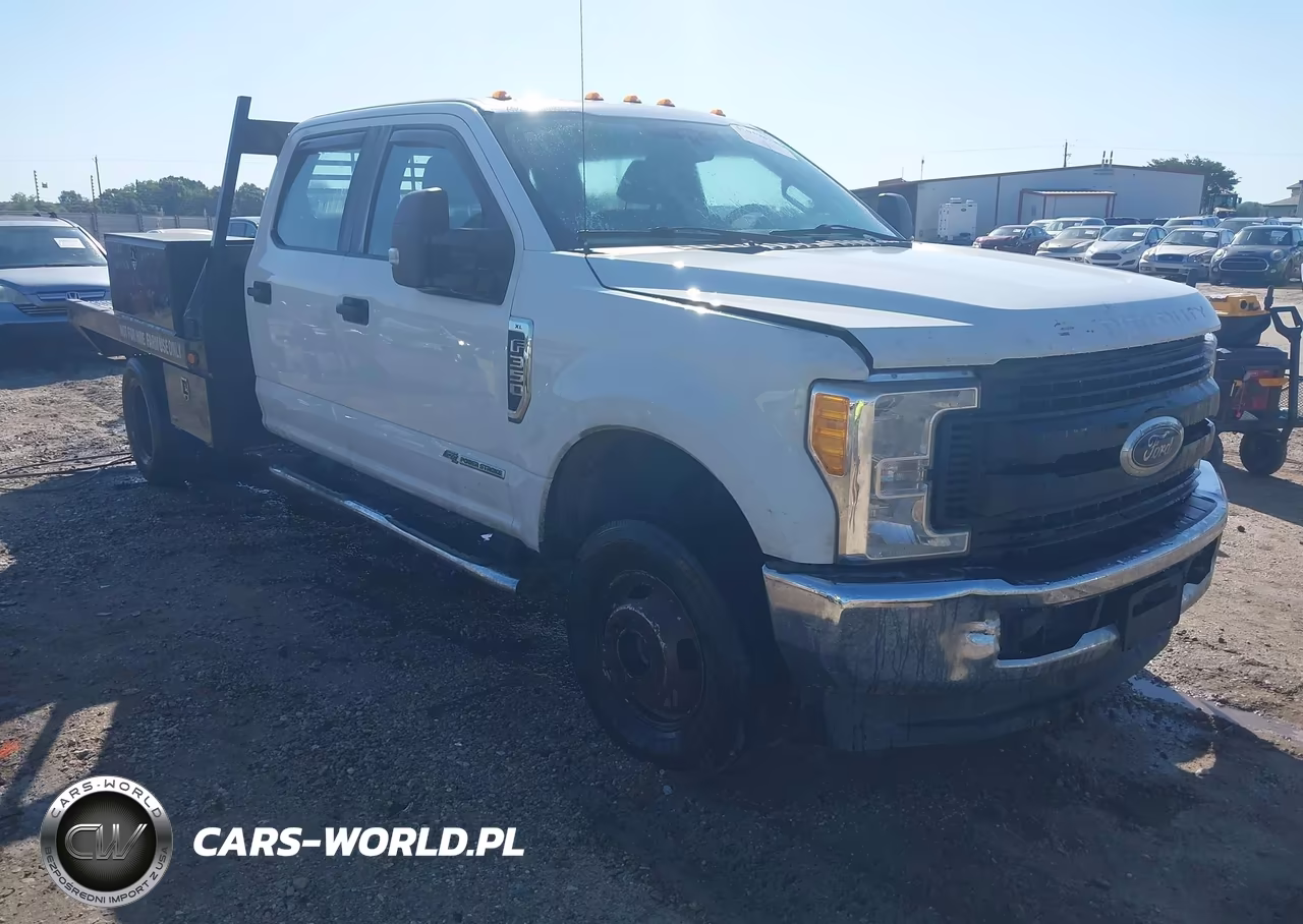 2017 Ford F-350 Chassis Xl – zdjęcie 1 z 15