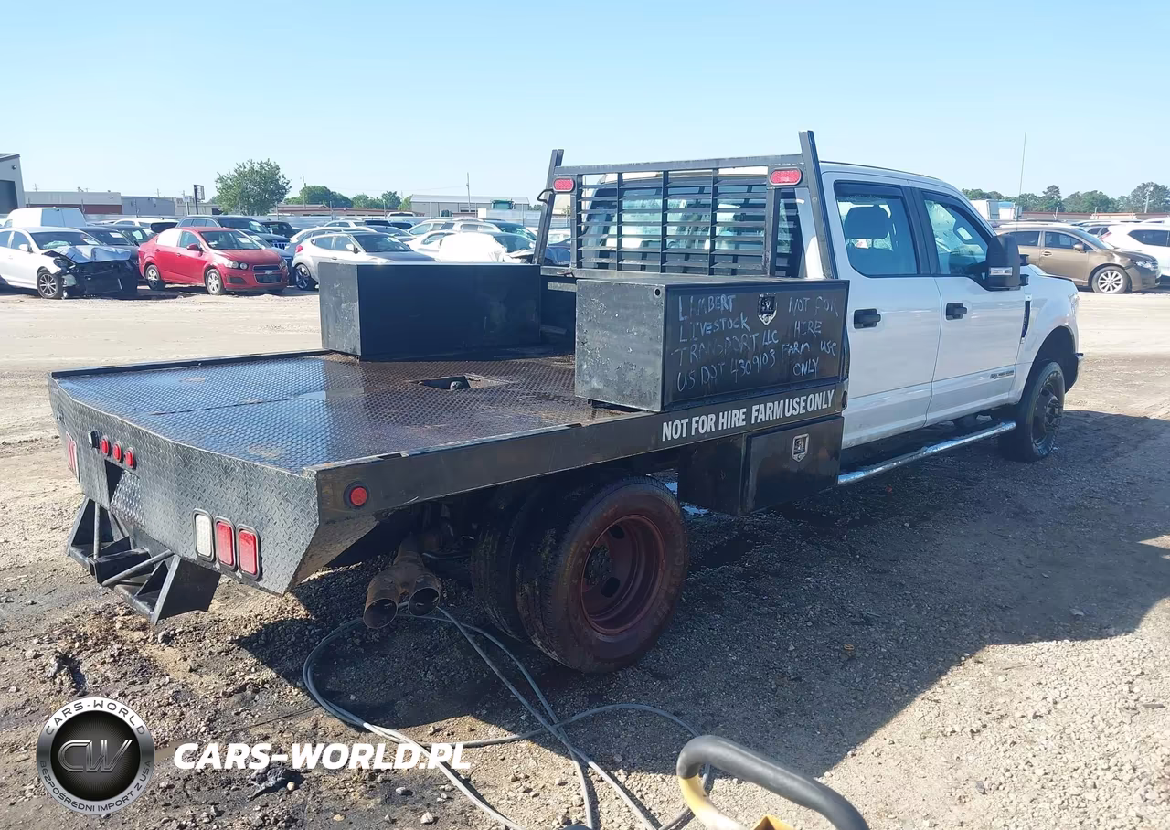 2017 Ford F-350 Chassis Xl VIN:1FD8W3HT4HED04458 - 4