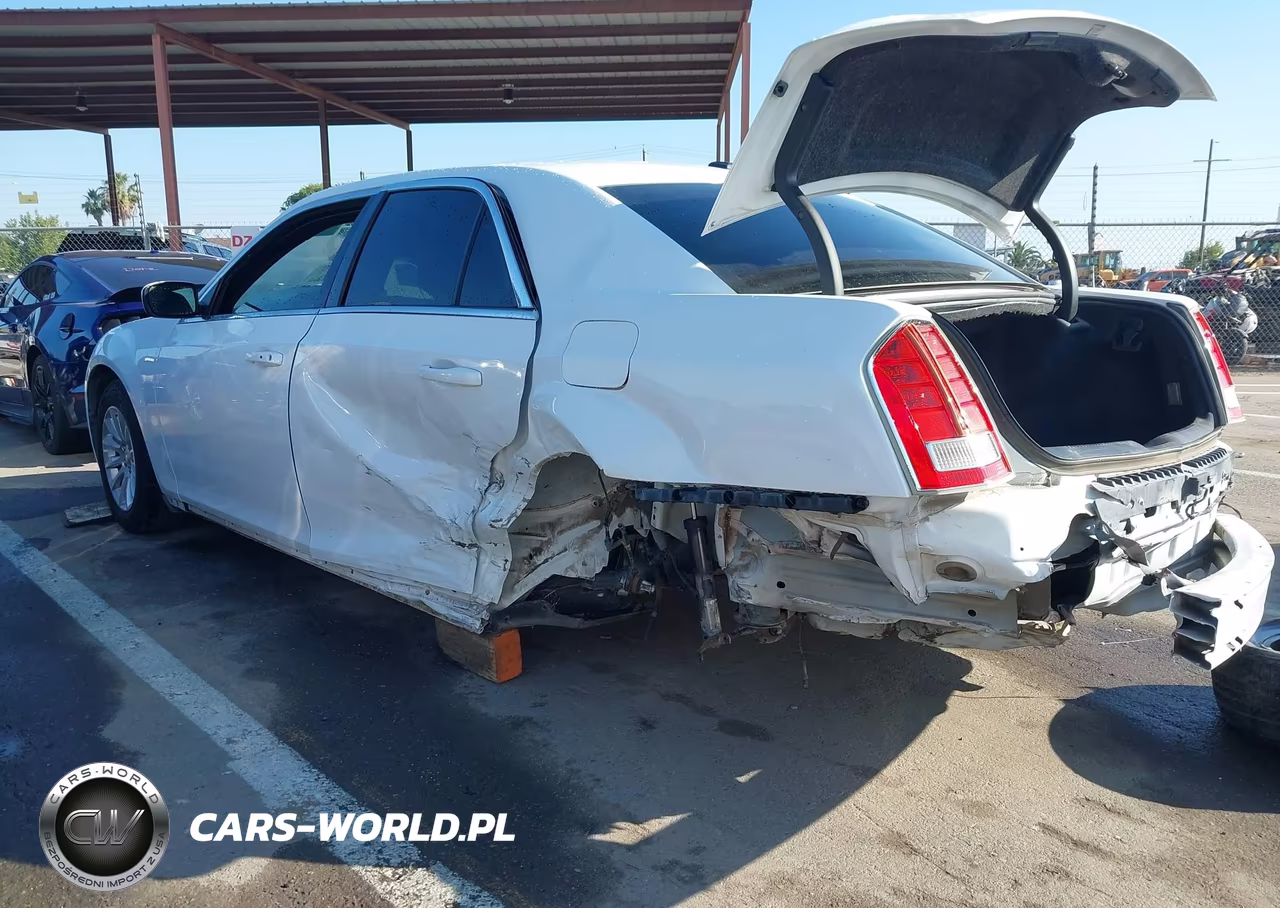 2014 Chrysler 300 VIN:2C3CCAAG3EH200058 - 3
