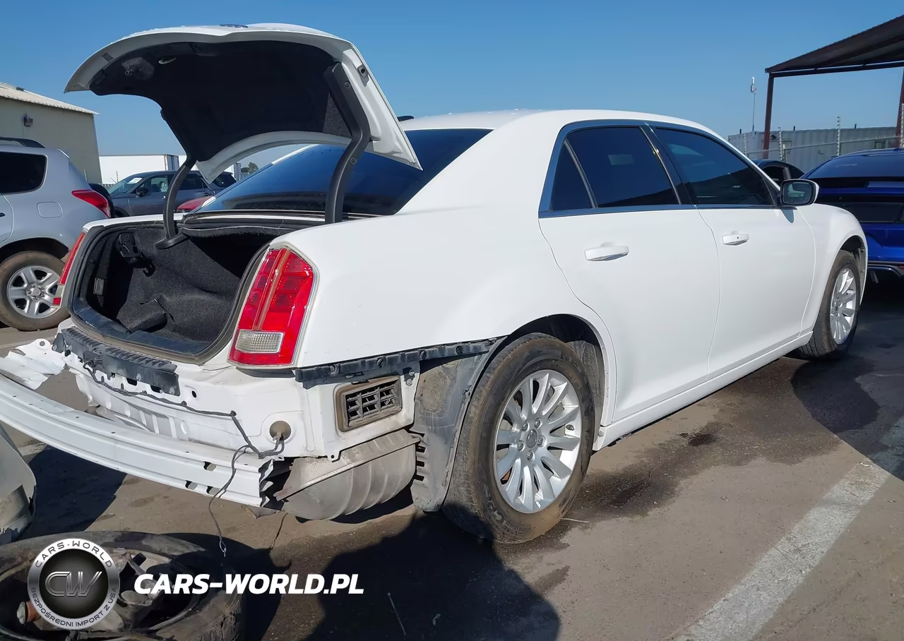 2014 Chrysler 300 VIN:2C3CCAAG3EH200058 - 4