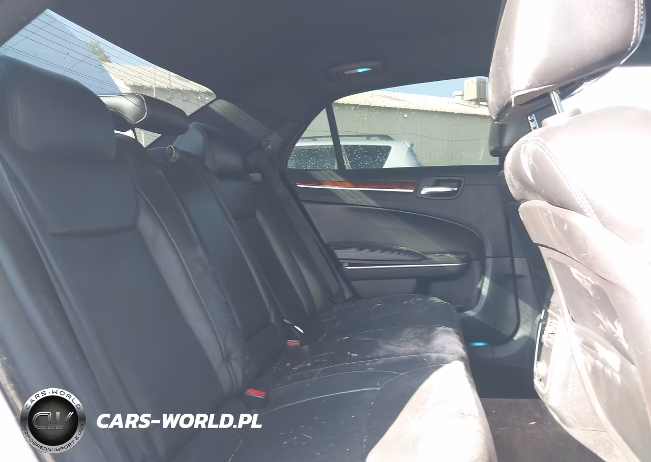 2014 Chrysler 300 VIN:2C3CCAAG3EH200058 - 8