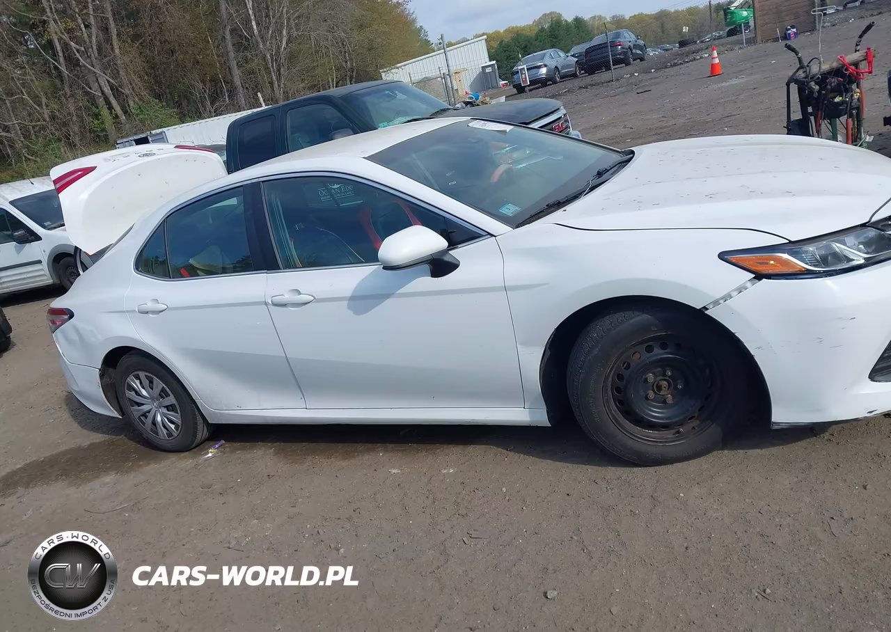 2018 Toyota Camry L VIN:4T1B11HK8JU548254 - 13