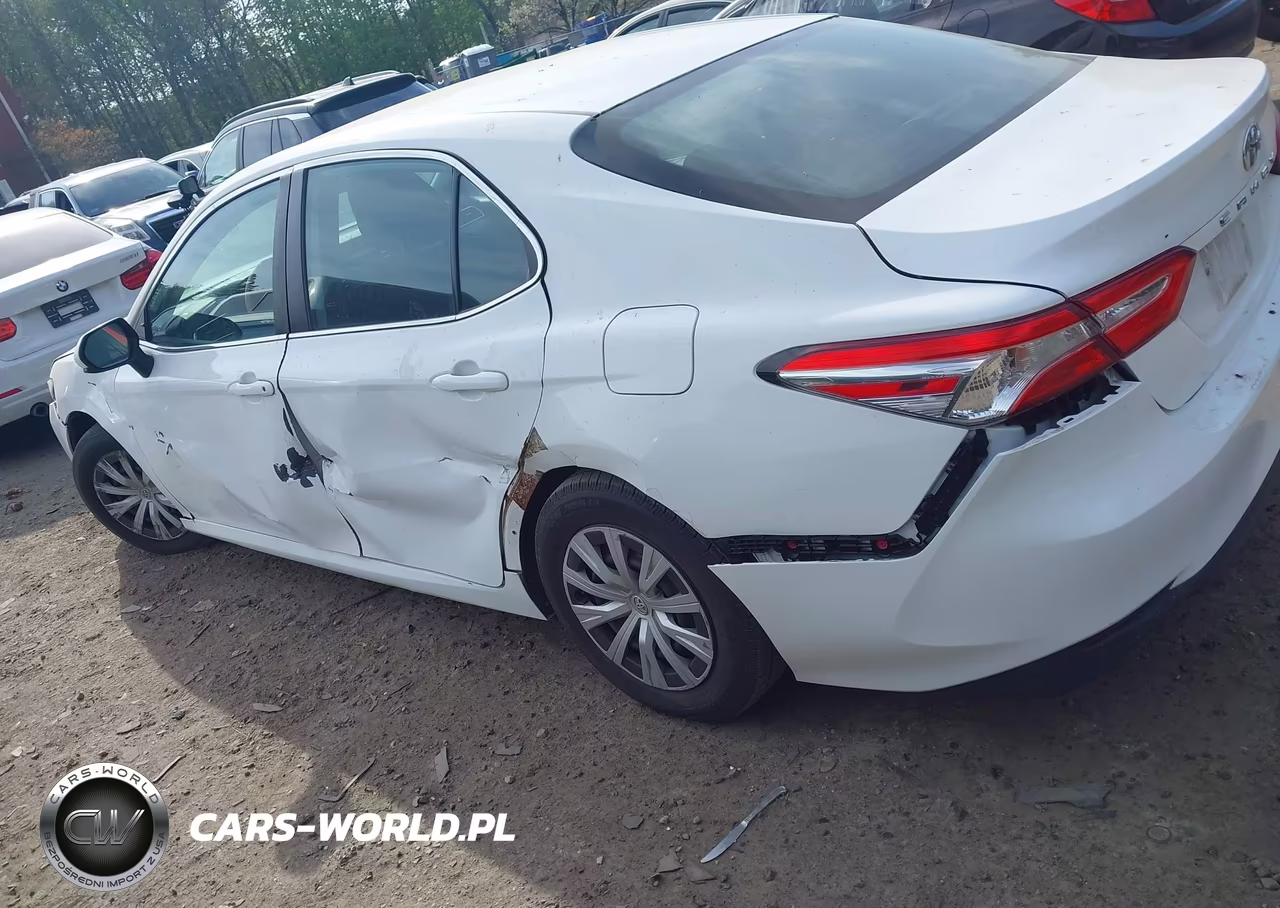2018 Toyota Camry L VIN:4T1B11HK8JU548254 - 3