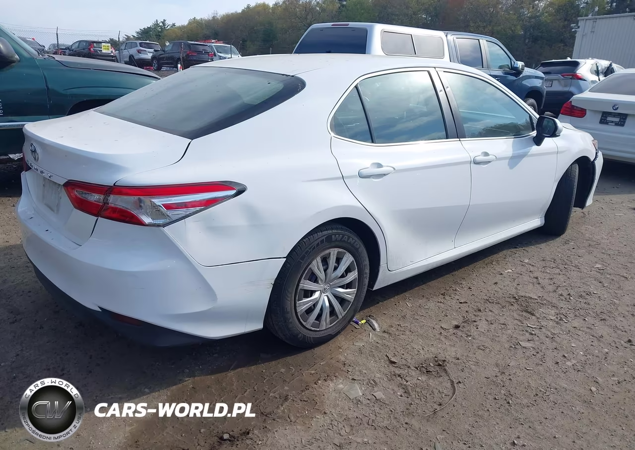 2018 Toyota Camry L VIN:4T1B11HK8JU548254 - 4