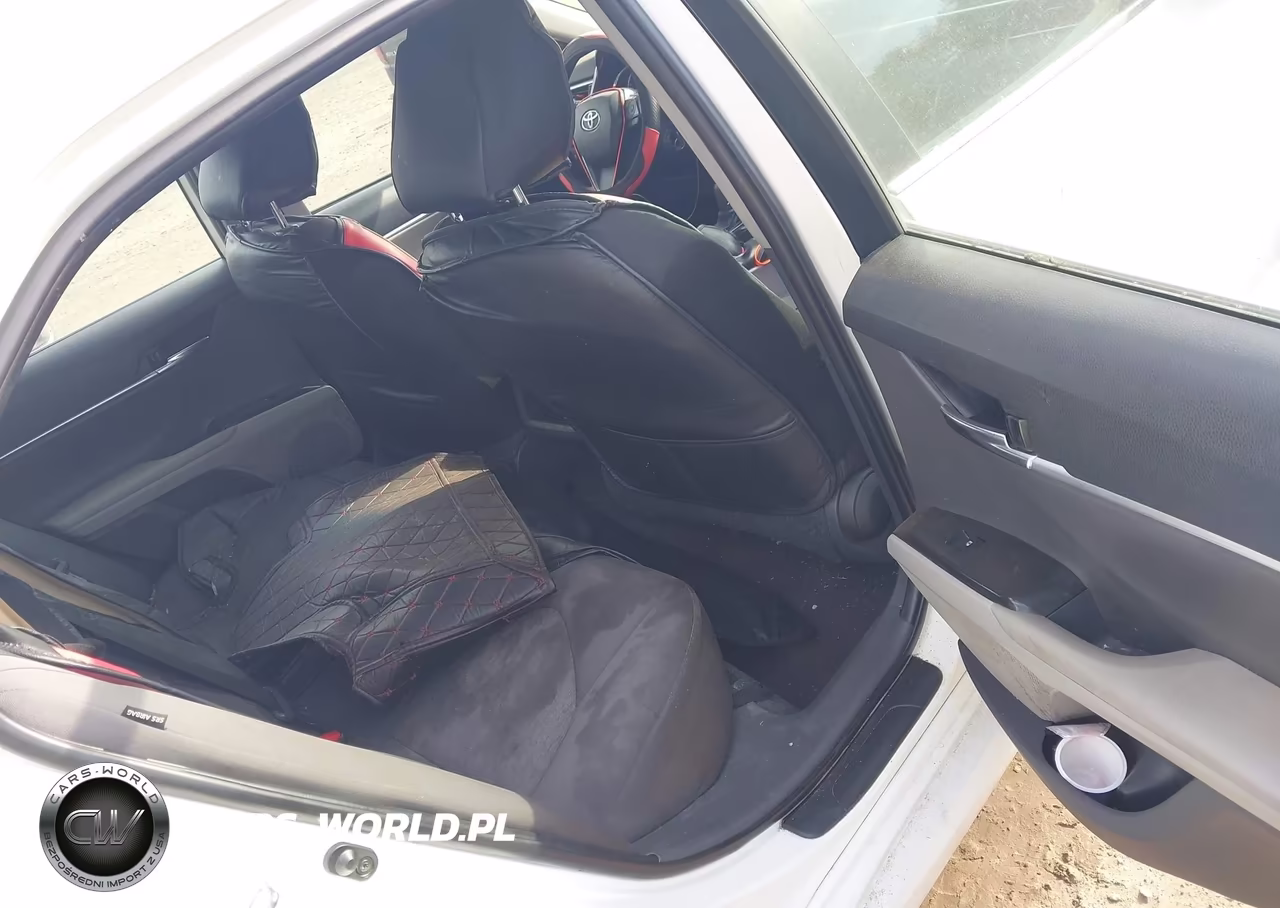 2018 Toyota Camry L VIN:4T1B11HK8JU548254 - 8
