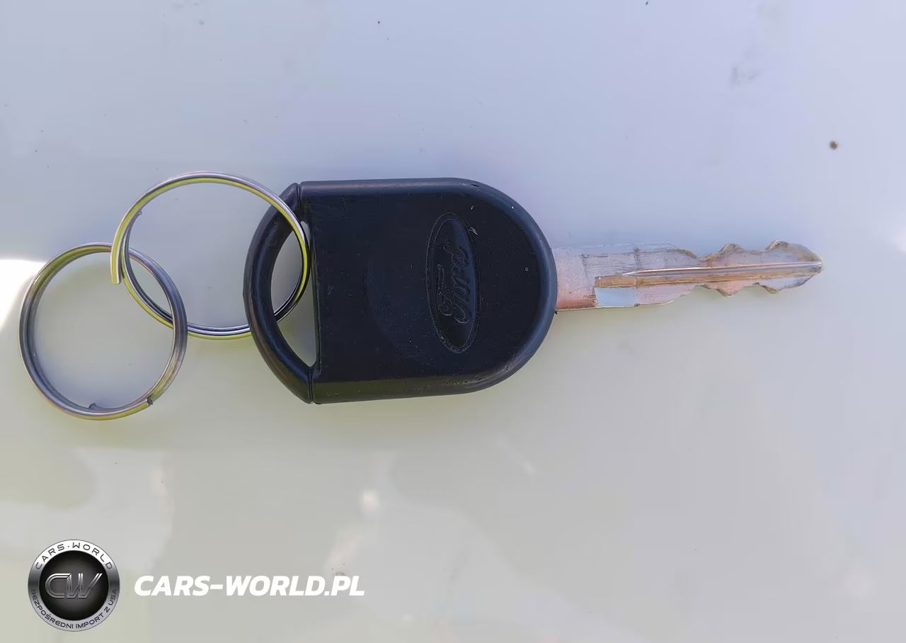 2008 Ford Focus S VIN:1FAHP34N48W261605 - 11