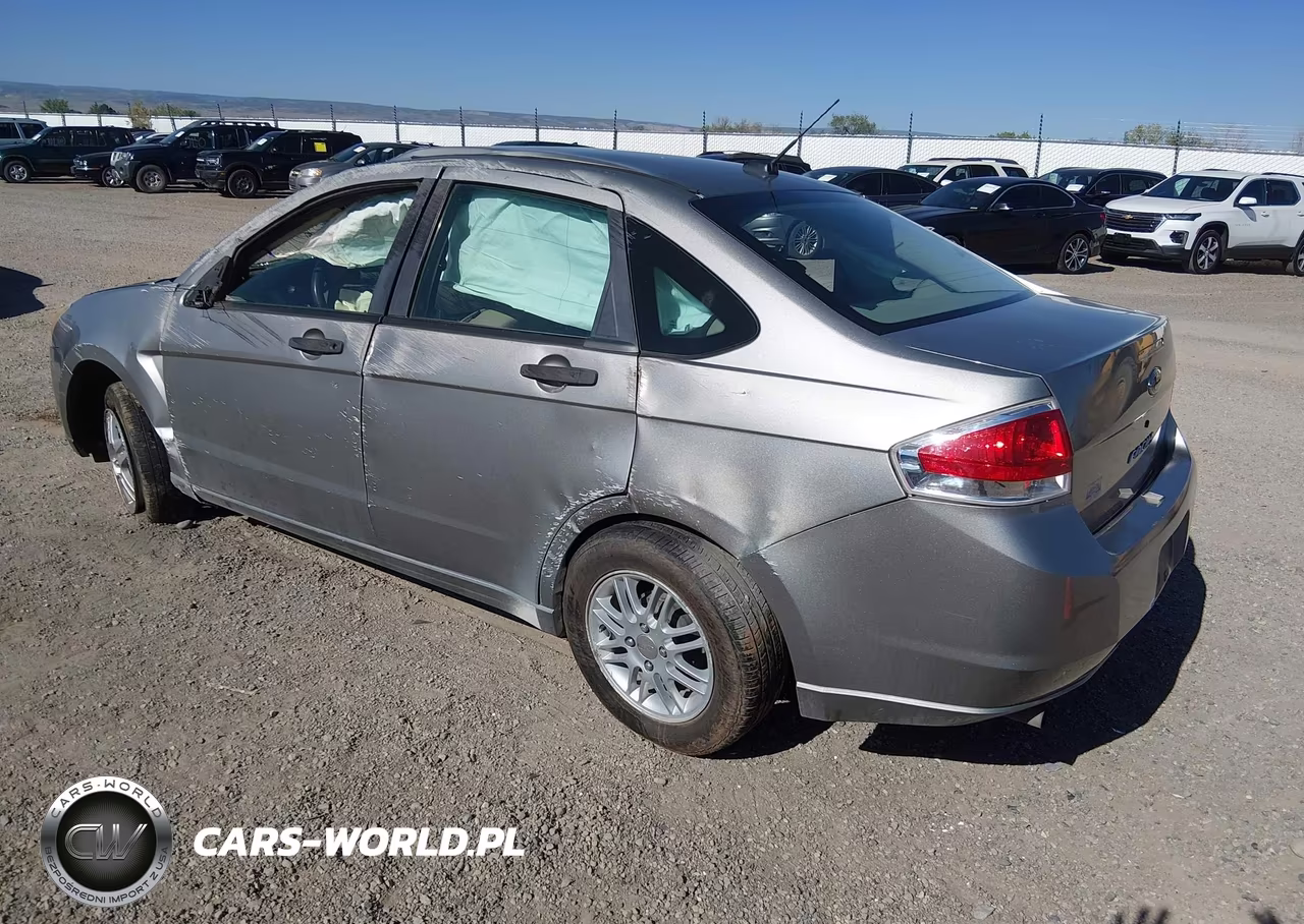 2008 Ford Focus S VIN:1FAHP34N48W261605 - 3