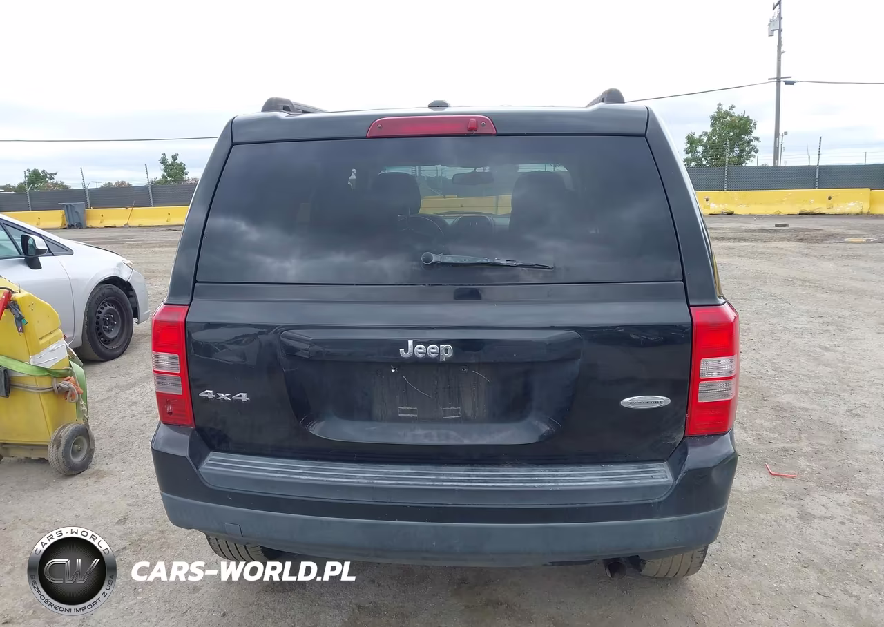 2017 Jeep Patriot Latitude 4X4 VIN:1C4NJRFB5HD174103 - 16