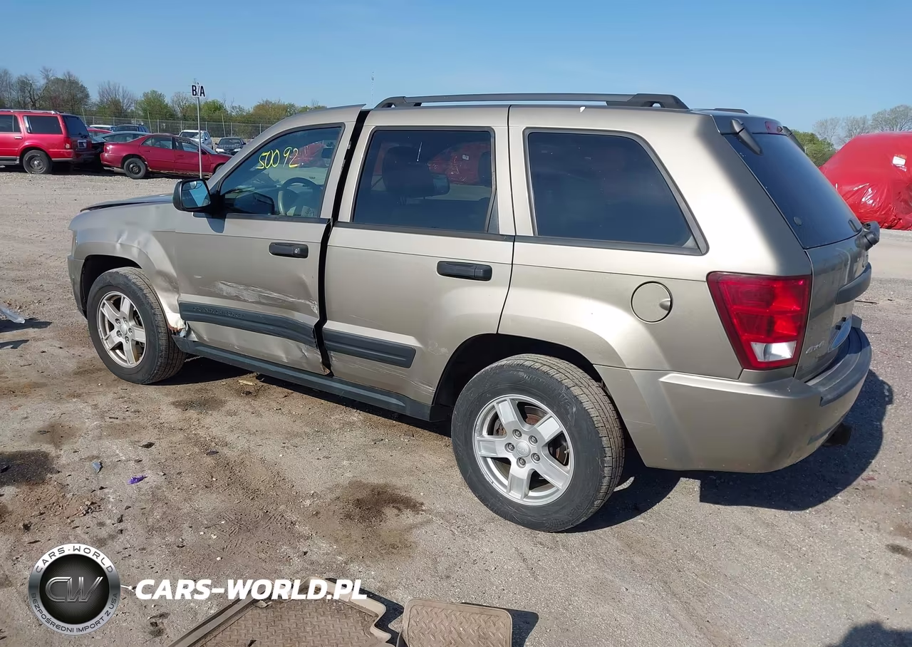 2005 Jeep Grand Cherokee Laredo VIN:1J4GR48K35C551184 - 3