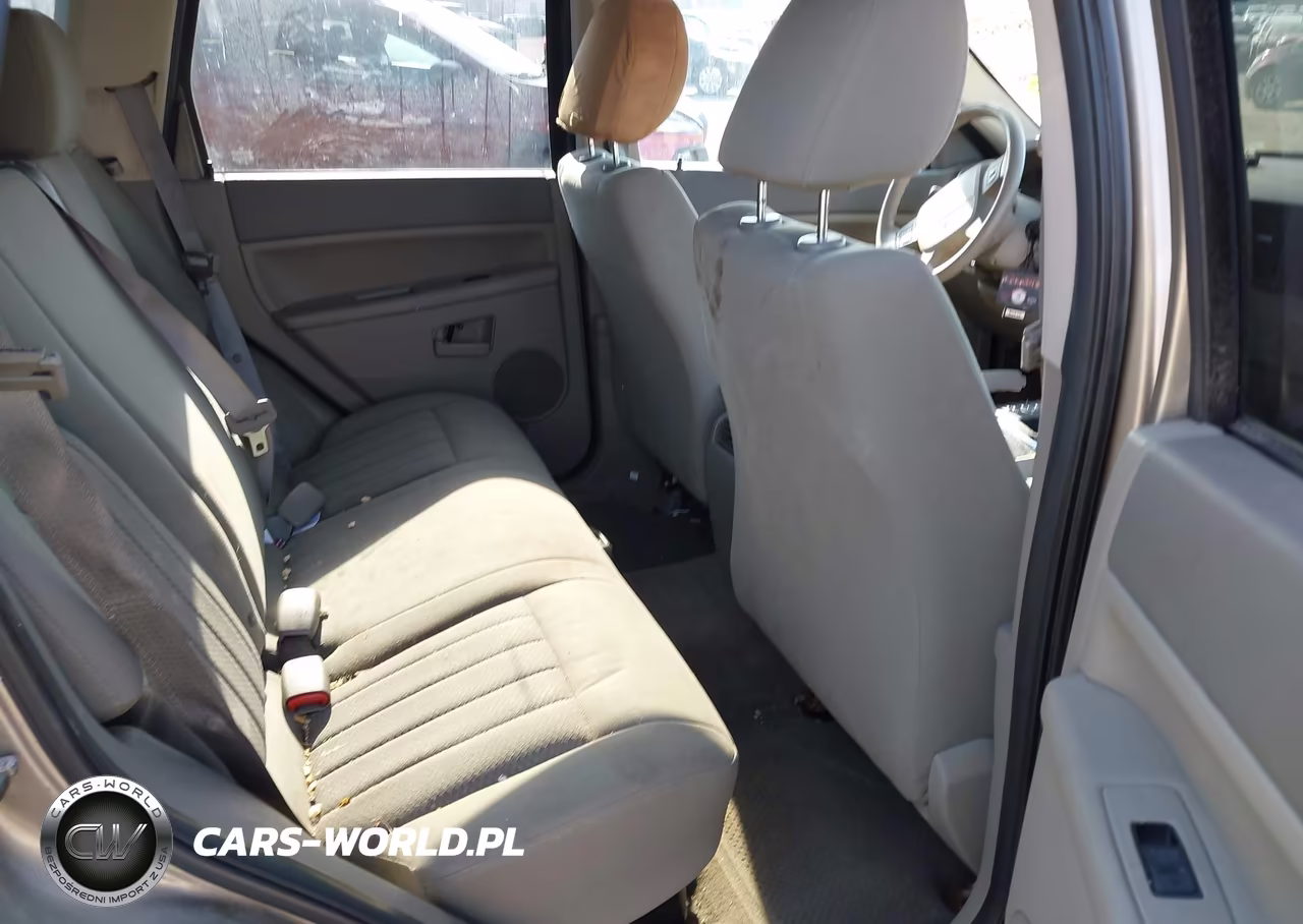 2005 Jeep Grand Cherokee Laredo VIN:1J4GR48K35C551184 - 8