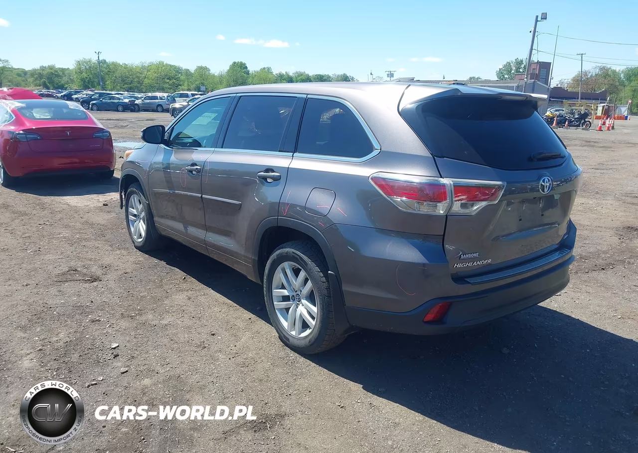 2016 Toyota Highlander Le V6 VIN:5TDBKRFH1GS269233 - 3