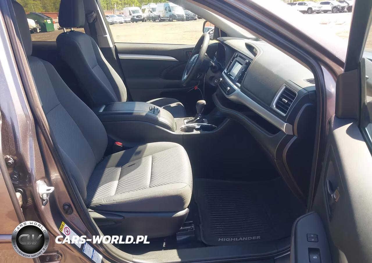 2016 Toyota Highlander Le V6 VIN:5TDBKRFH1GS269233 - 5