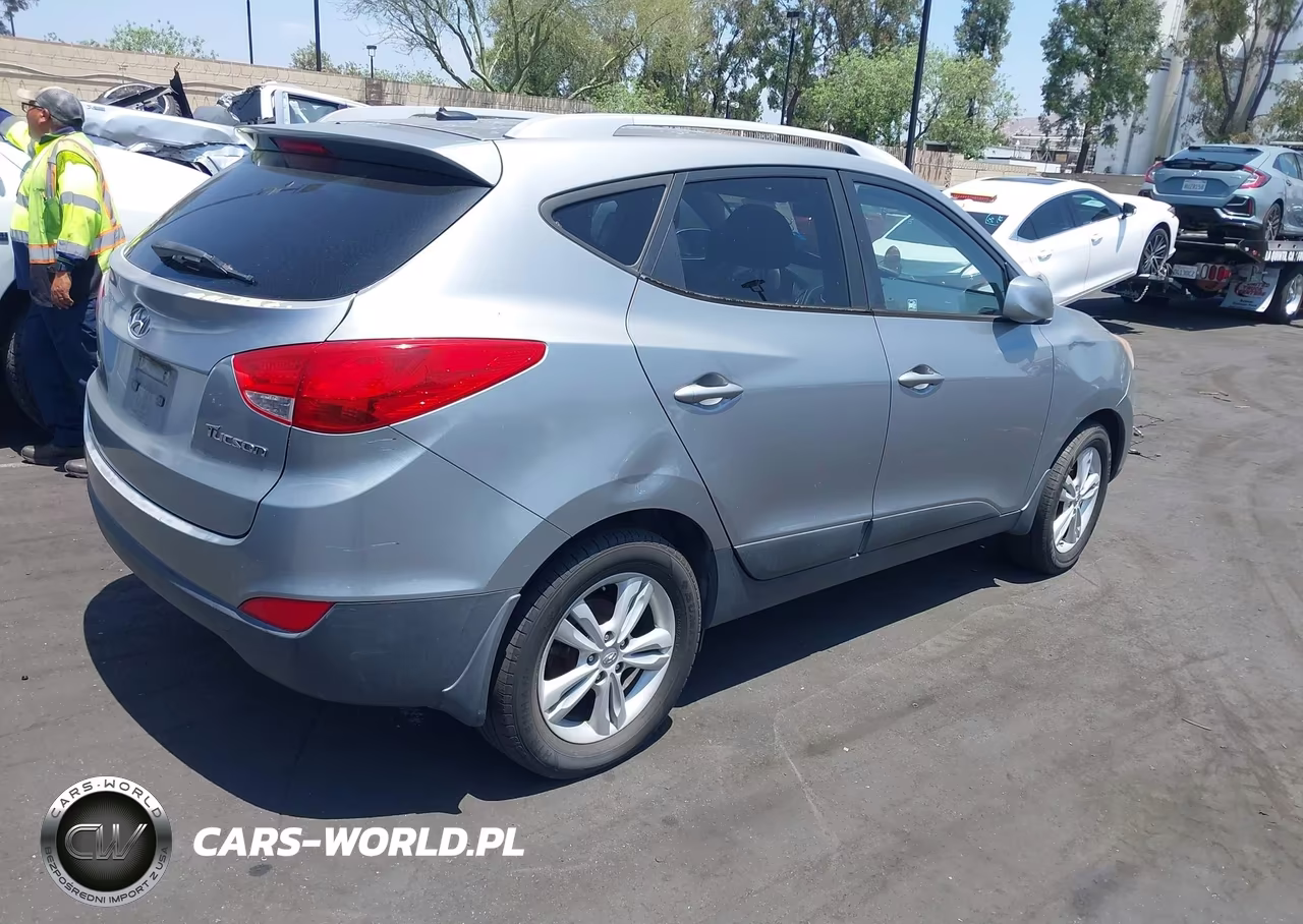 2011 Hyundai Tucson Gls VIN:KM8JU3AC7BU249776 - 4