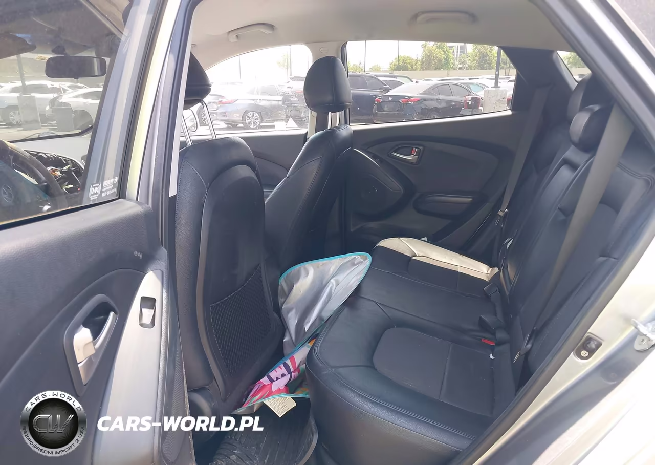 2011 Hyundai Tucson Gls VIN:KM8JU3AC7BU249776 - 5