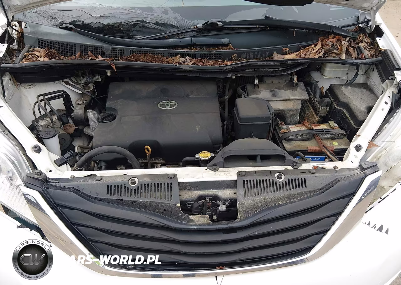 2012 Toyota Sienna Le V6 8 Passenger VIN:5TDKK3DC7CS194102 - 10