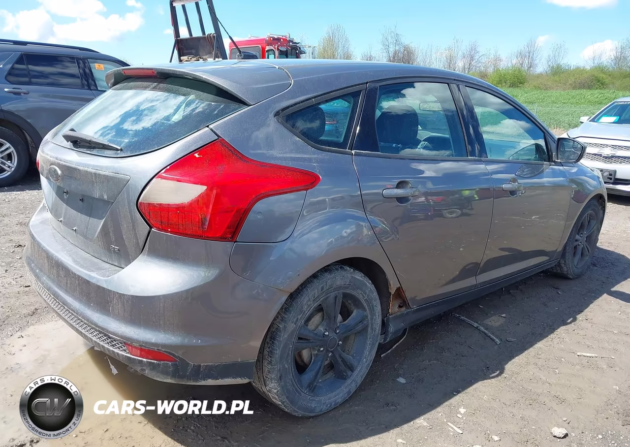 2013 Ford Focus Se VIN:1FADP3K23DL299717 - 4