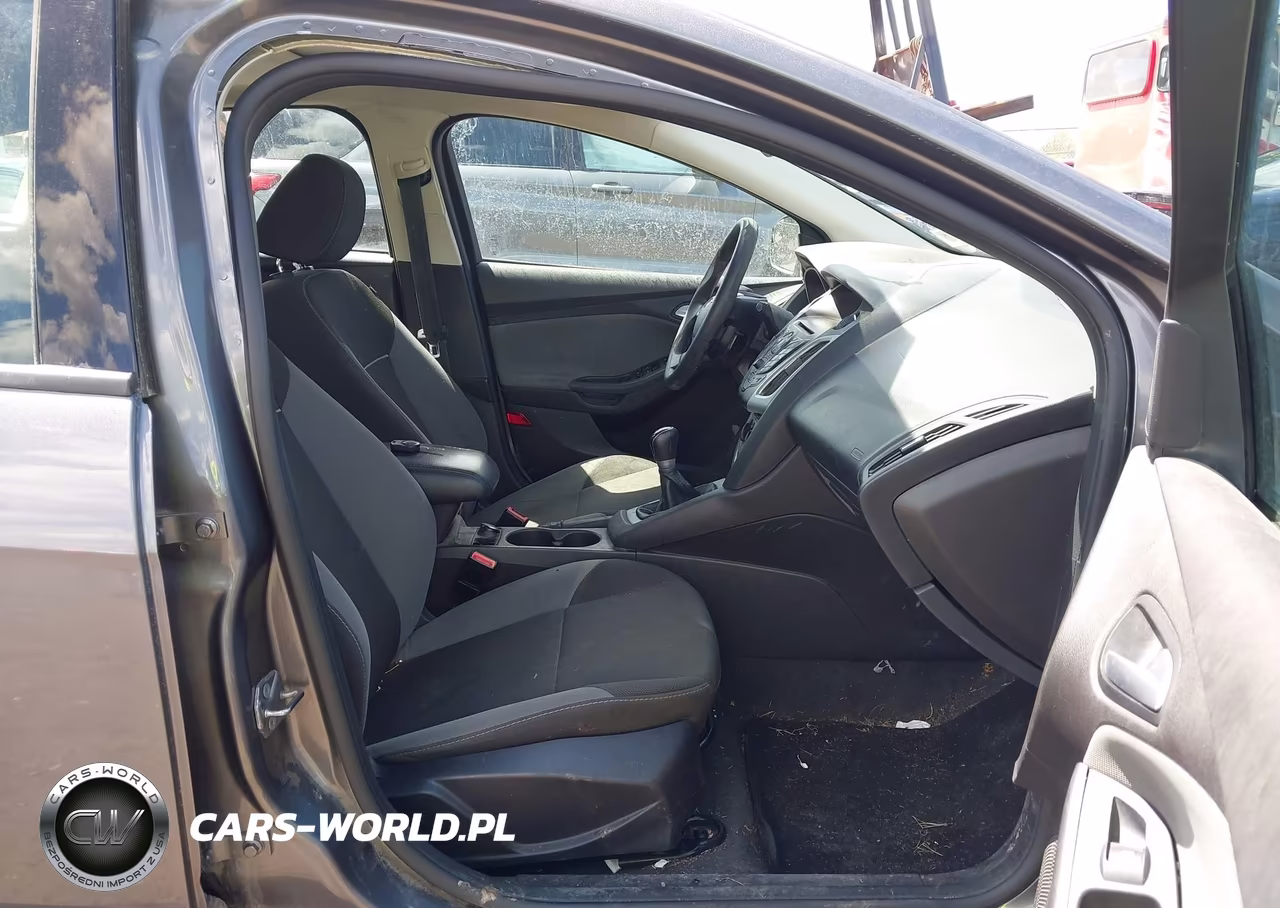 2013 Ford Focus Se VIN:1FADP3K23DL299717 - 5