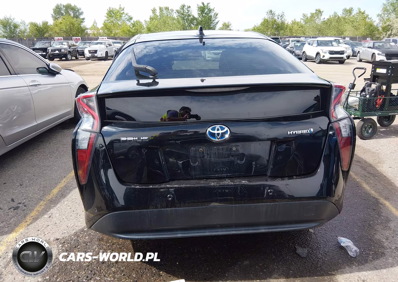 2017 Toyota Prius Four VIN:JTDKARFUXH3043825 - 17