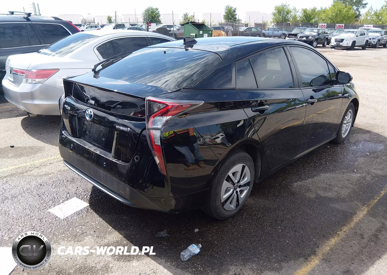2017 Toyota Prius Four VIN:JTDKARFUXH3043825 - 4
