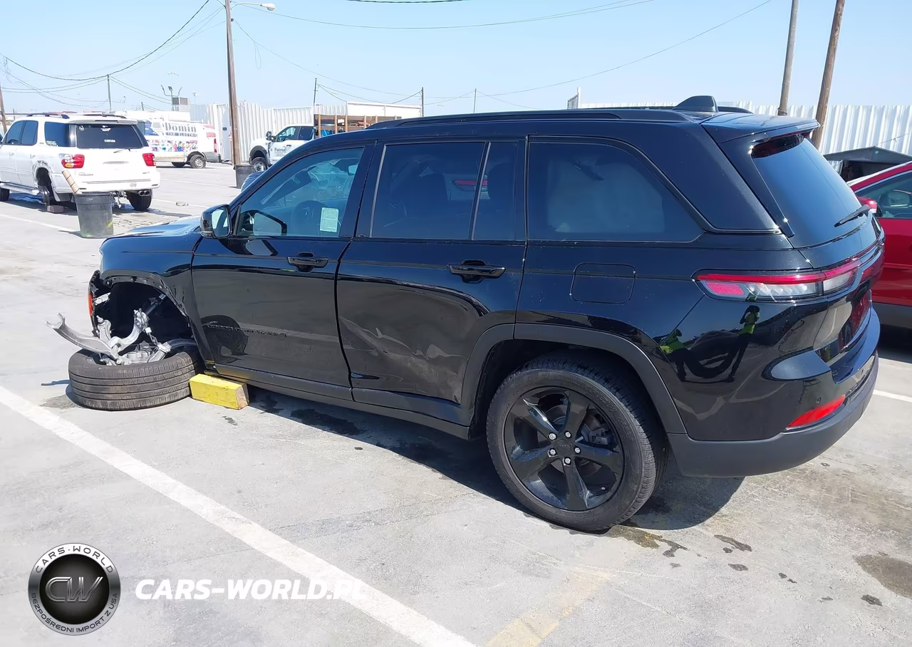 2025 Jeep Grand Cherokee Limited 4X2 VIN:1C4RJGBG9SC272975 - 3