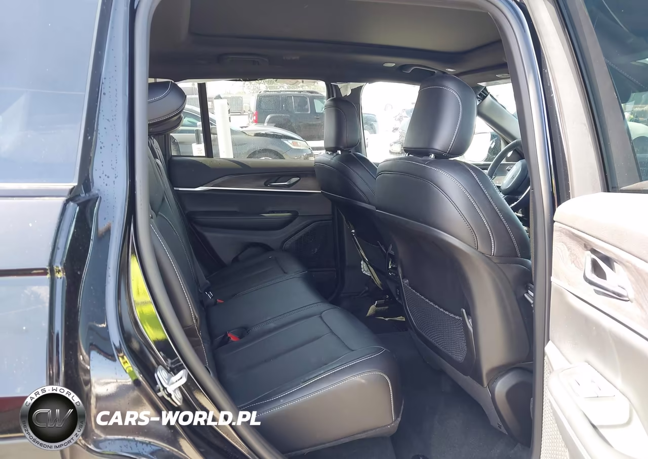 2025 Jeep Grand Cherokee Limited 4X2 VIN:1C4RJGBG9SC272975 - 8