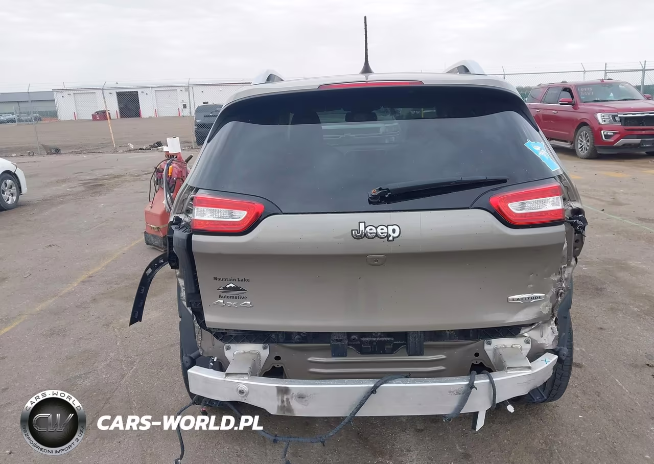 2017 Jeep Cherokee Latitude 4X4 VIN:1C4PJMCS9HW583208 - 17