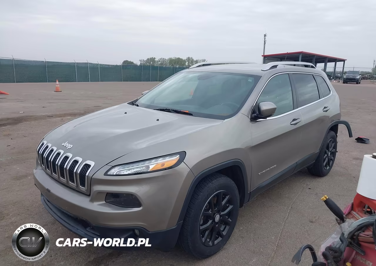 2017 Jeep Cherokee Latitude 4X4 VIN:1C4PJMCS9HW583208 - 2