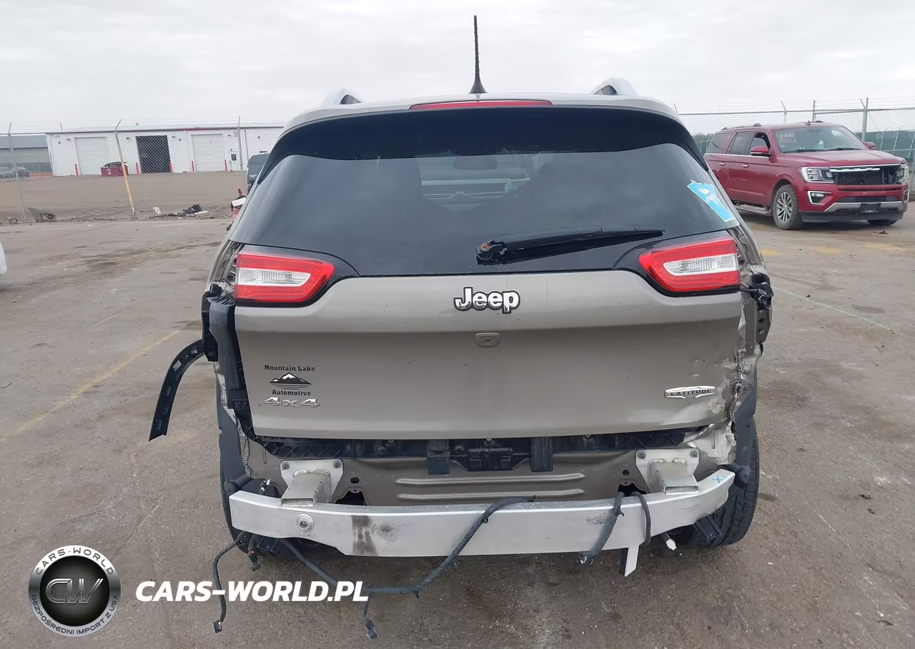 2017 Jeep Cherokee Latitude 4X4 VIN:1C4PJMCS9HW583208 - 6