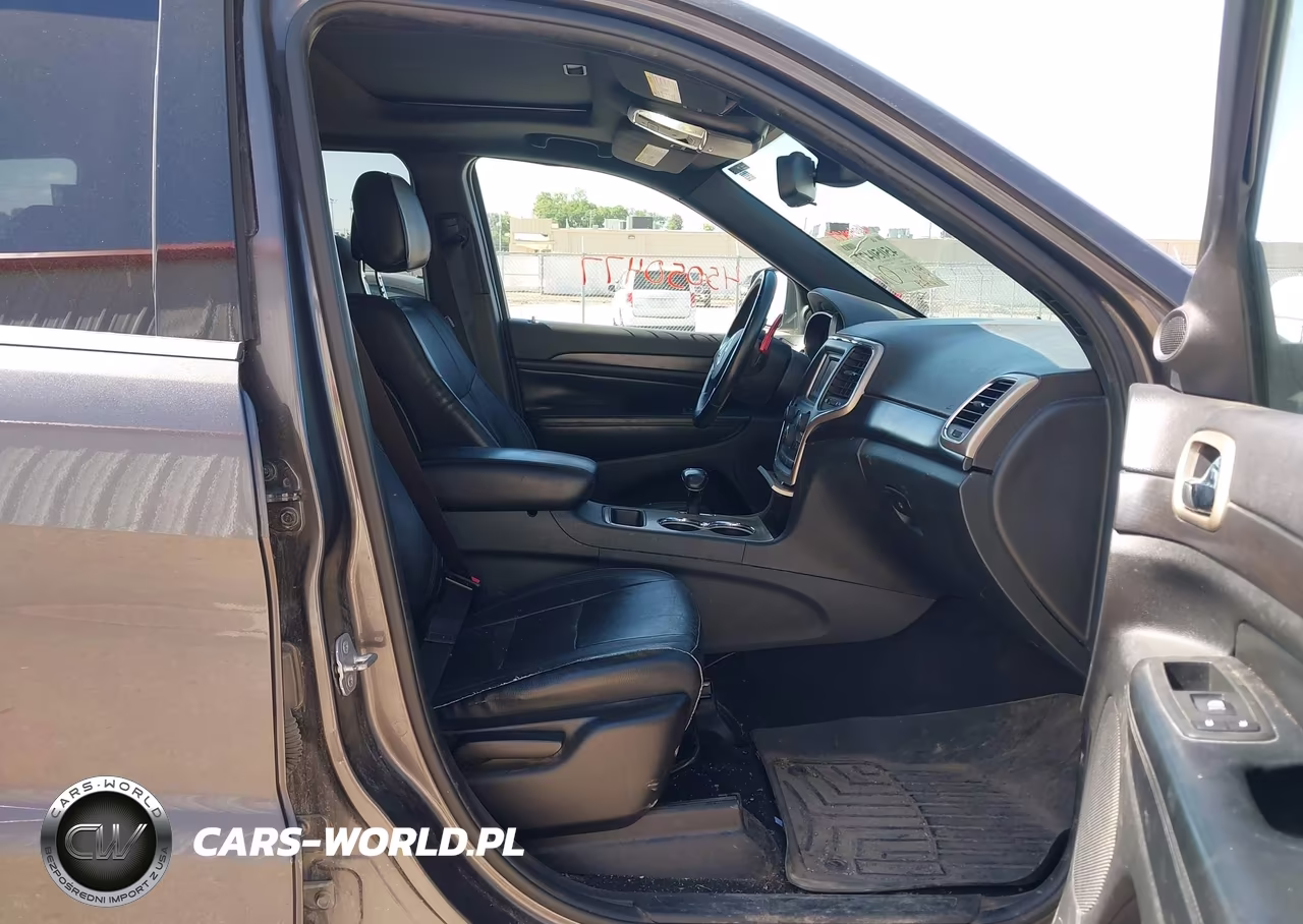 2014 Jeep Grand Cherokee Laredo VIN:1C4RJEAG0EC453571 - 5