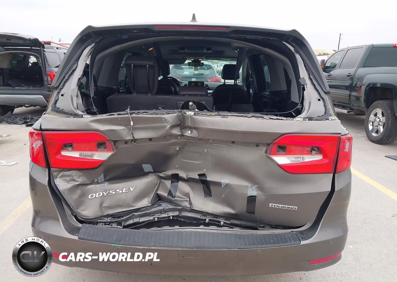2021 Honda Odyssey Touring VIN:5FNRL6H85MB038813 - 17