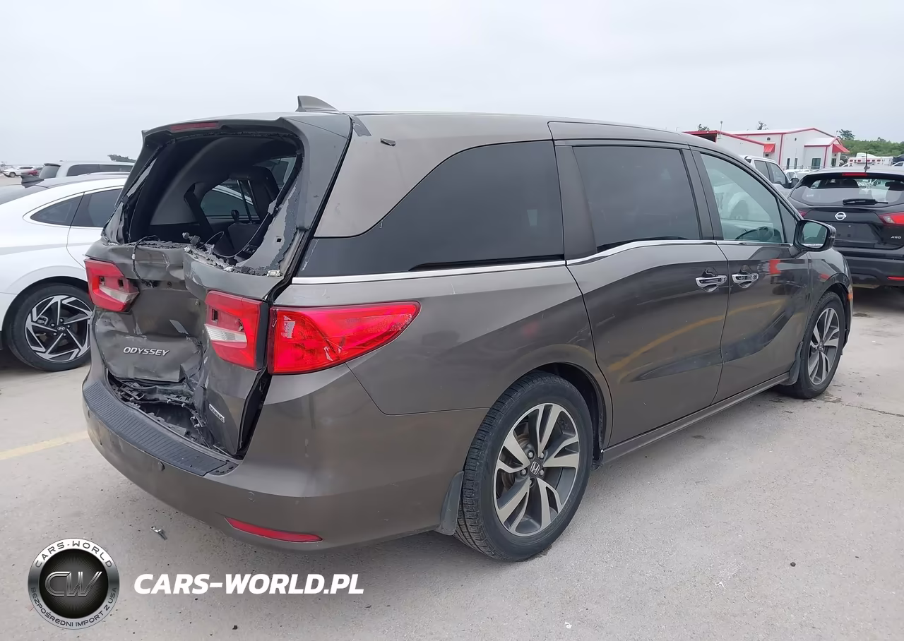 2021 Honda Odyssey Touring VIN:5FNRL6H85MB038813 - 4