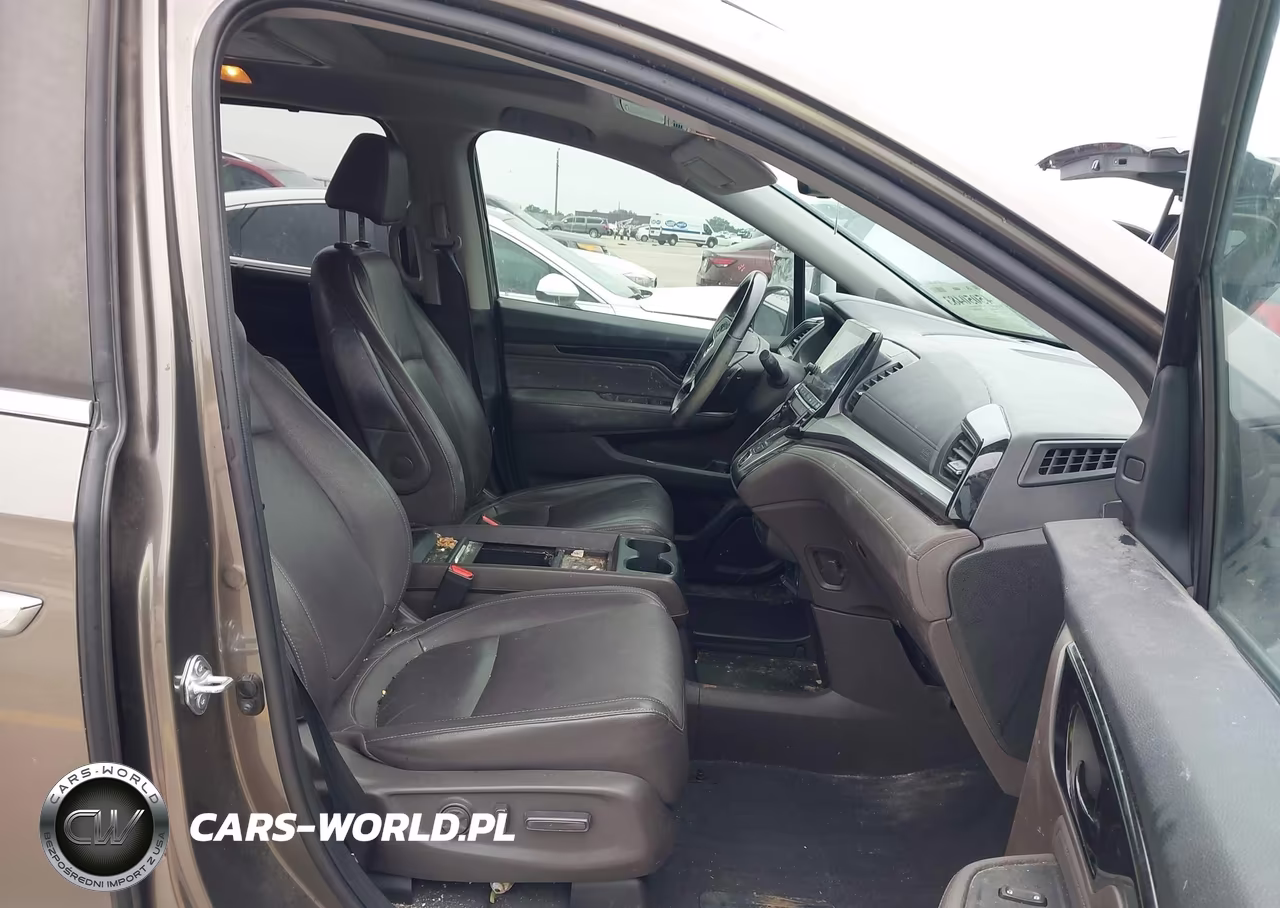 2021 Honda Odyssey Touring VIN:5FNRL6H85MB038813 - 5