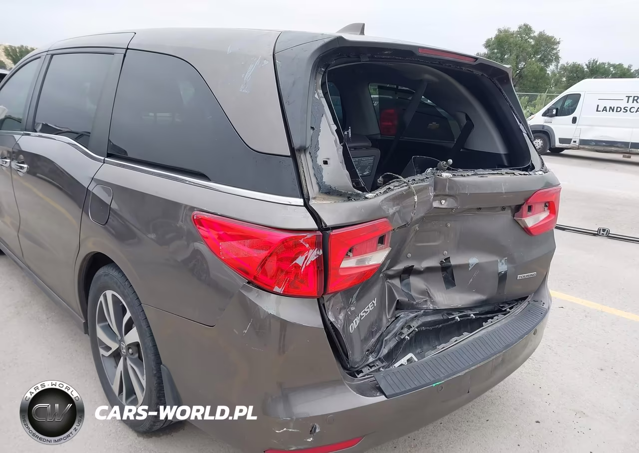 2021 Honda Odyssey Touring VIN:5FNRL6H85MB038813 - 6