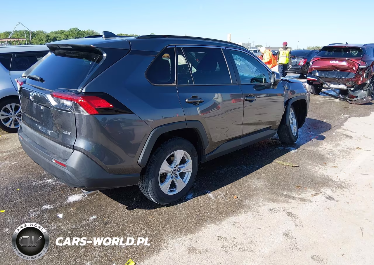 2020 Toyota Rav4 Xle VIN:2T3W1RFV9LC043980 - 4